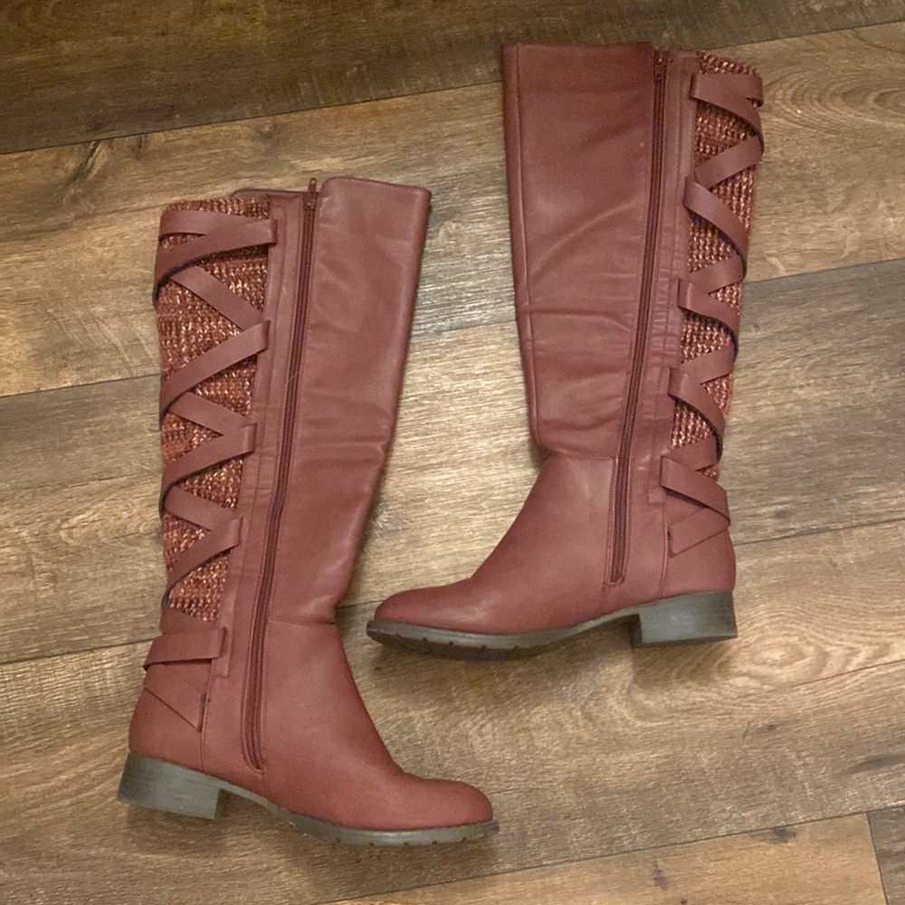 🔥🔥 (3/$20) 
Like New Kaili Maroon Boots Size 8.5